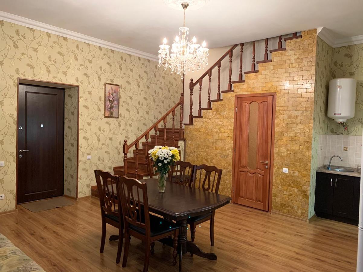Apartment On Zhukovskogo Odesa Exterior foto
